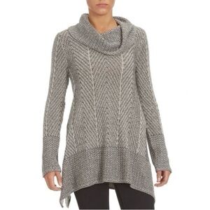 Eight eight eight   Shark Hem Herringbone cowl neck Sweater small